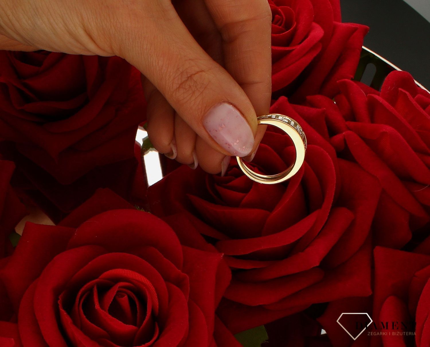 Pierścionek damski złoty Droga grecka z białego złota próba 375 PI 2431 375. Złota biżuteria na prezent. Pierścionki złote na pr (2).jpg